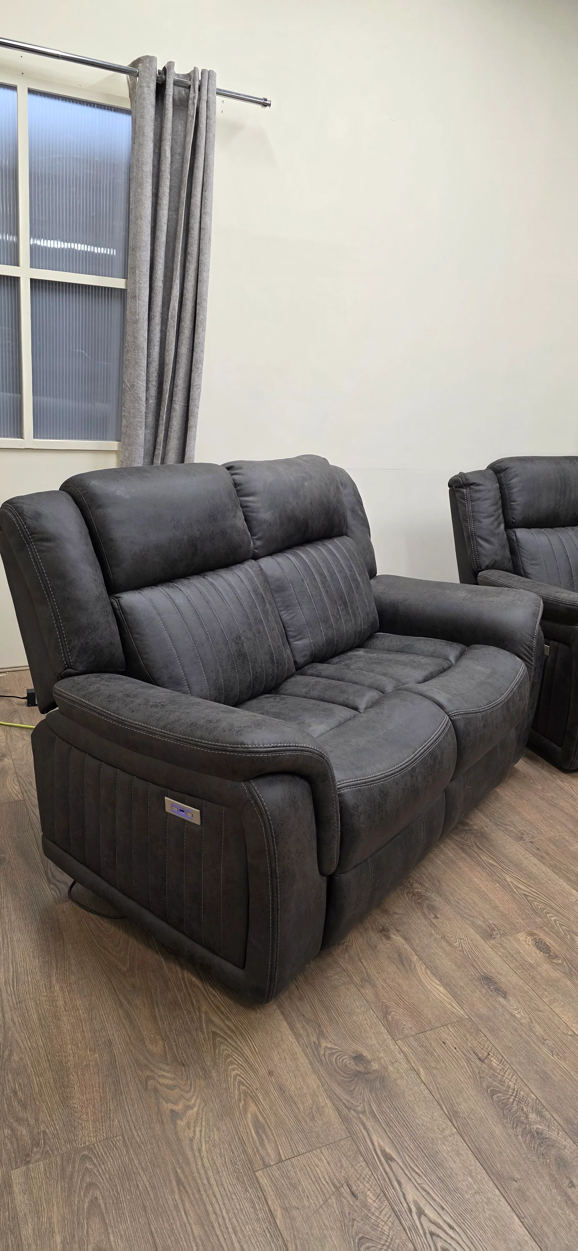Aldweena Recliner Sofa Set 3+2 Seater - Image 3