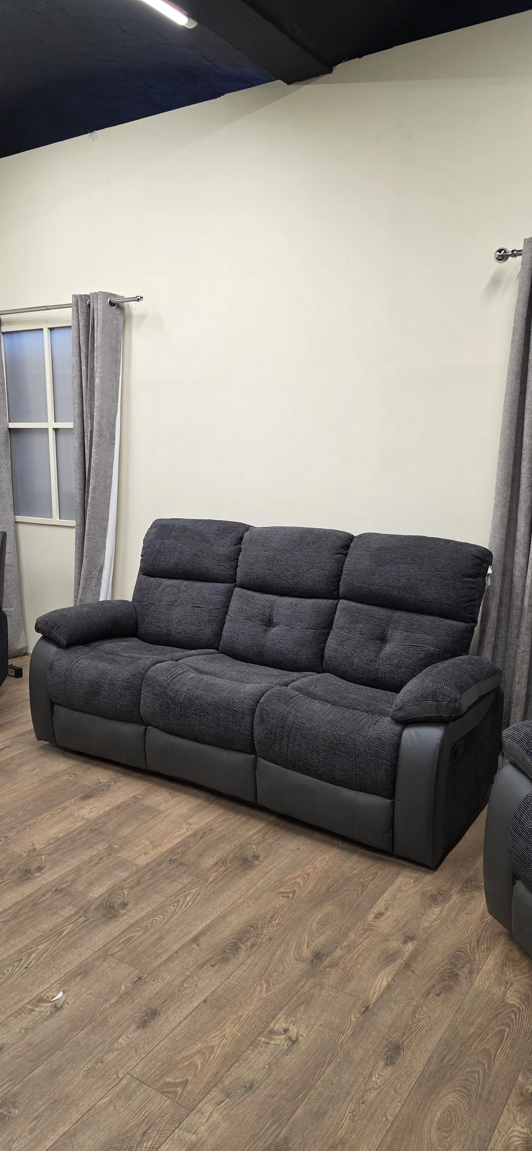 Kingsley Recliner Sofa Set - Image 5